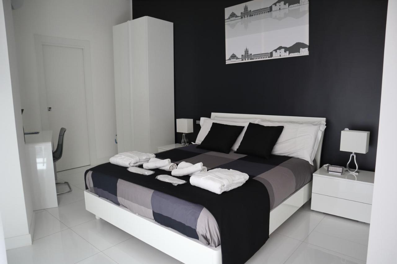 Rettifilo 201 Exclusive Rooms 나폴리 외부 사진
