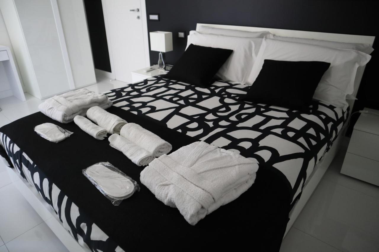 Rettifilo 201 Exclusive Rooms 나폴리 외부 사진
