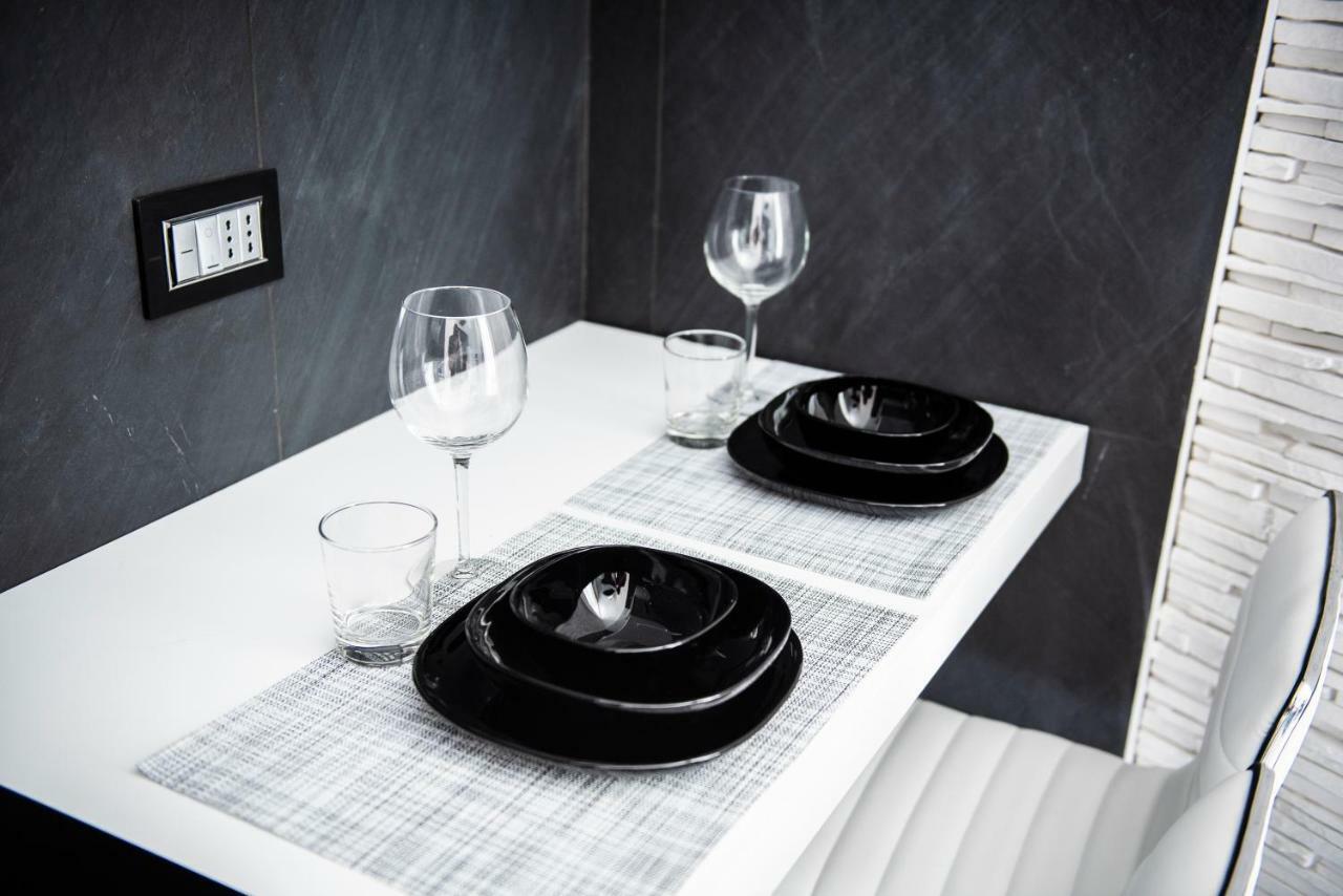 Rettifilo 201 Exclusive Rooms 나폴리 외부 사진